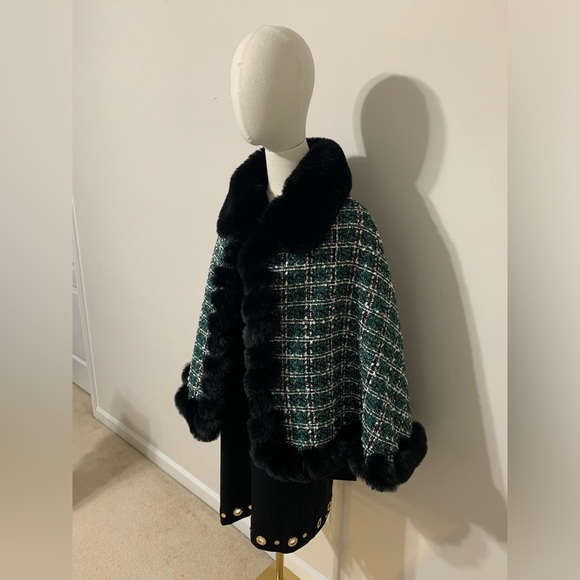 Green, Brown, and Creme Plaid Tweed Mix Color Fur Cape - Picture 3 of 15